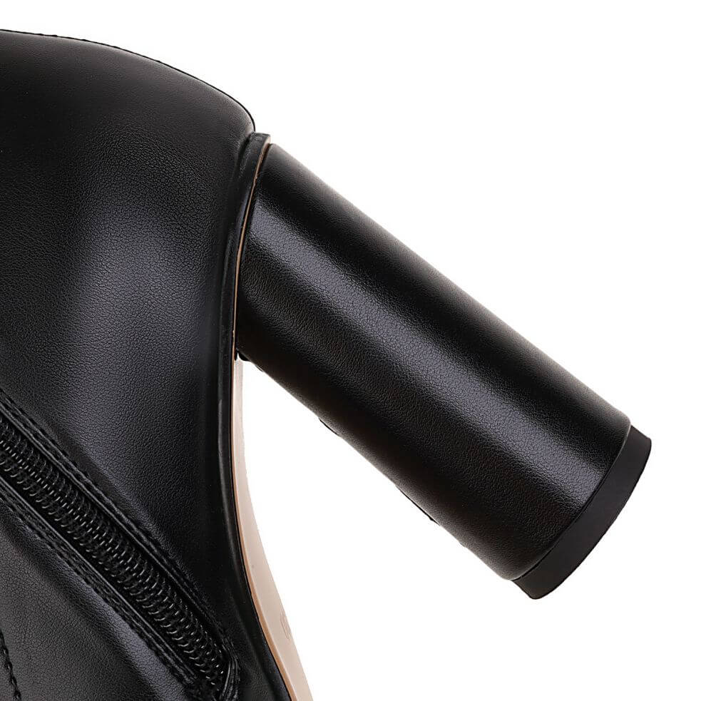 Stivaletti neri con tacco a blocco e punta aperta