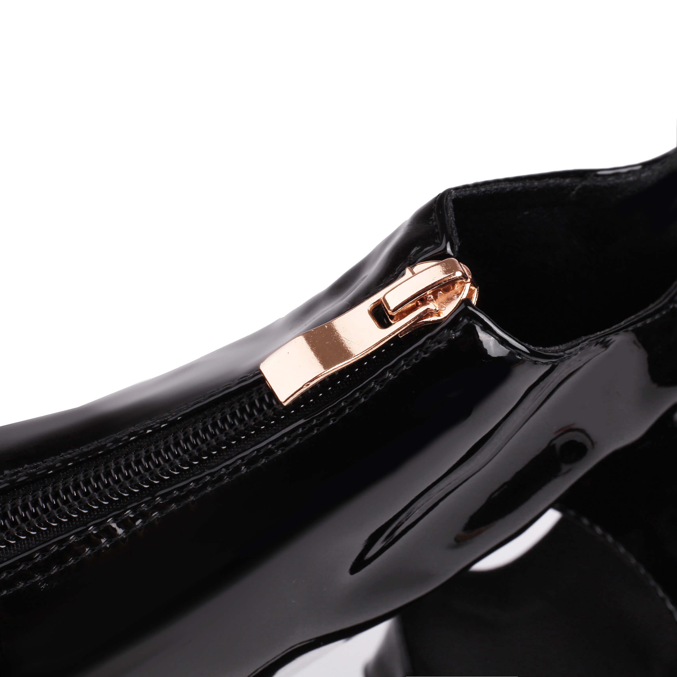 Stivali neri con tacco alto fino al ginocchio 