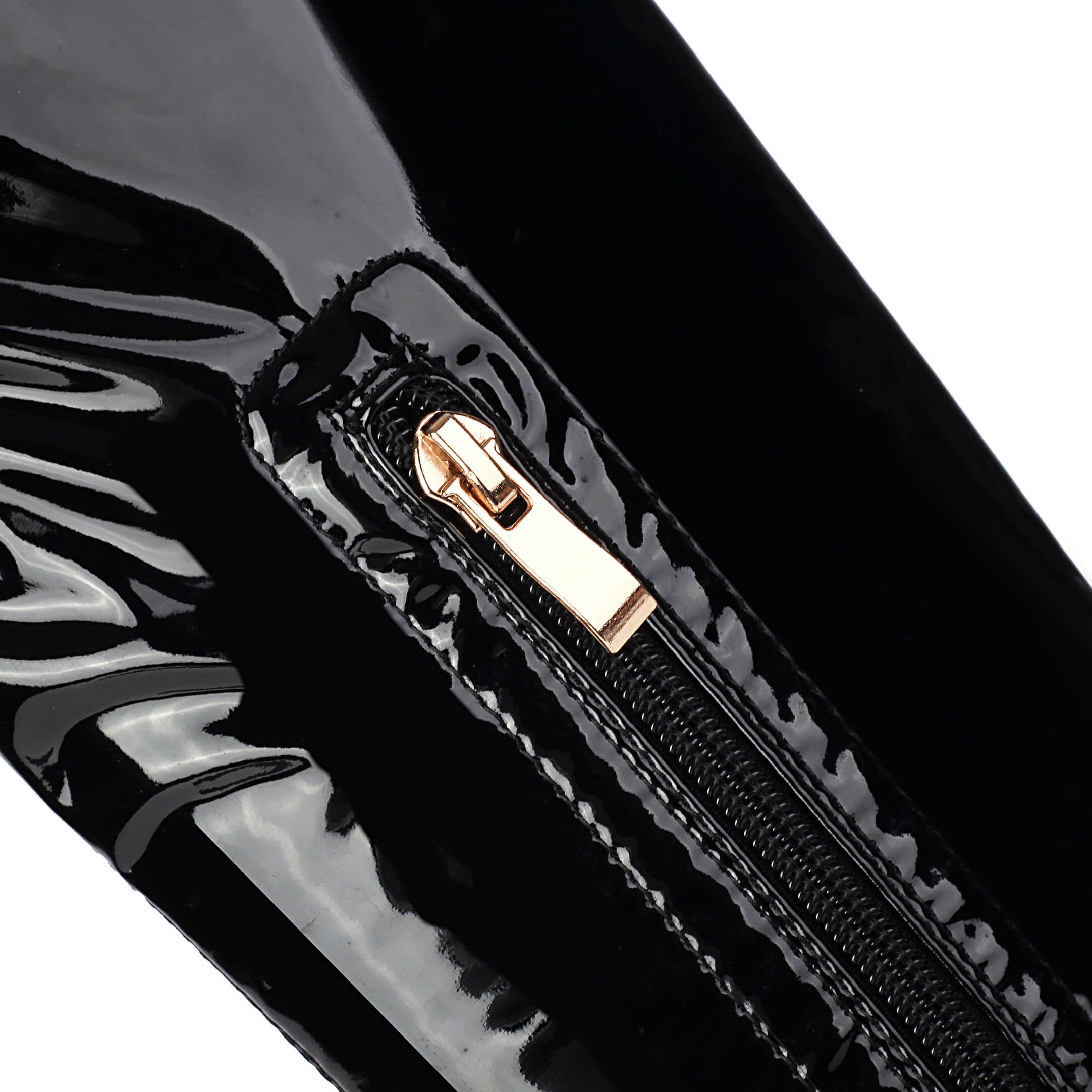 Stivali sopra il ginocchio con punta chiusa in vernice nera