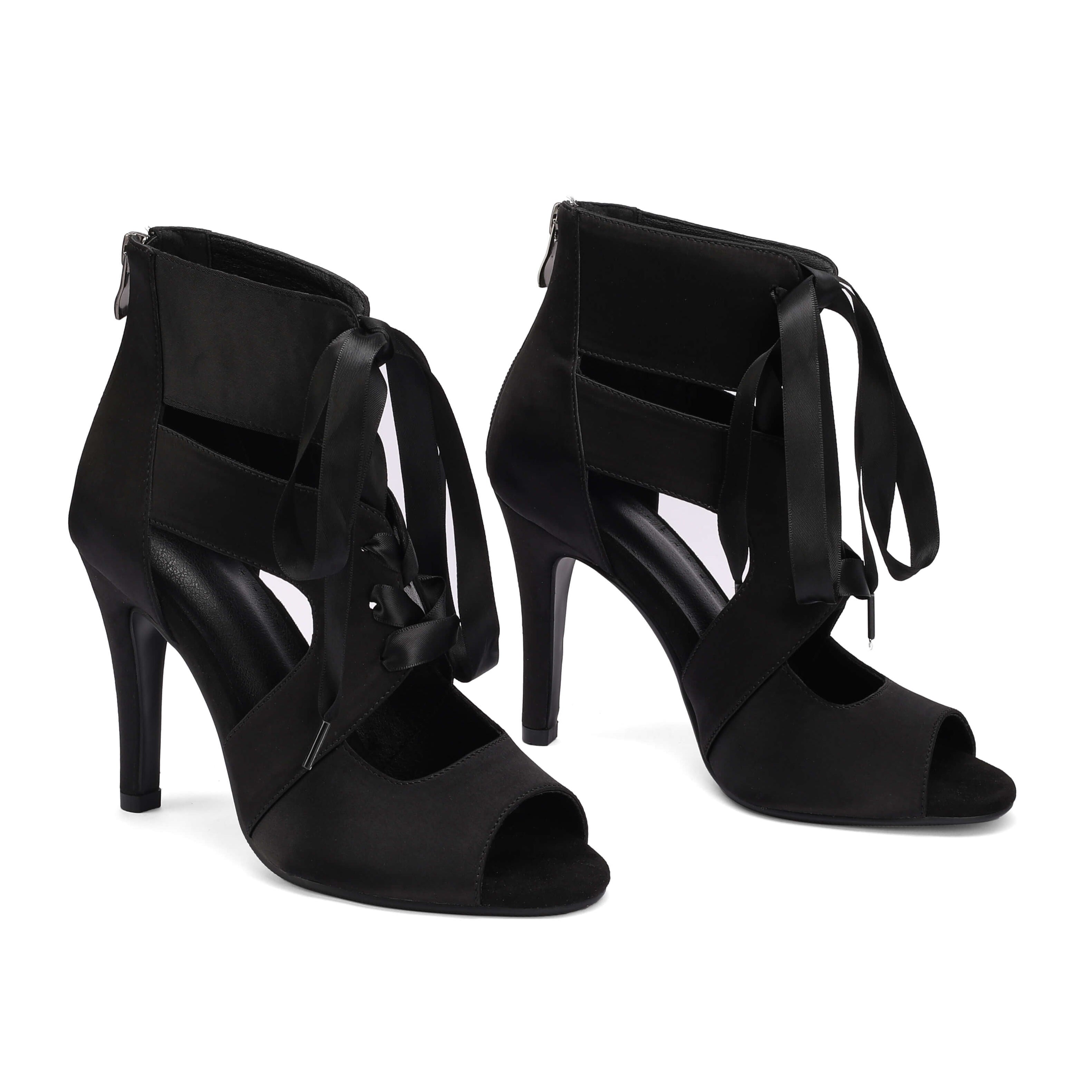 Stivali con tacco a spillo in rete, punta aperta e lacci sul davanti