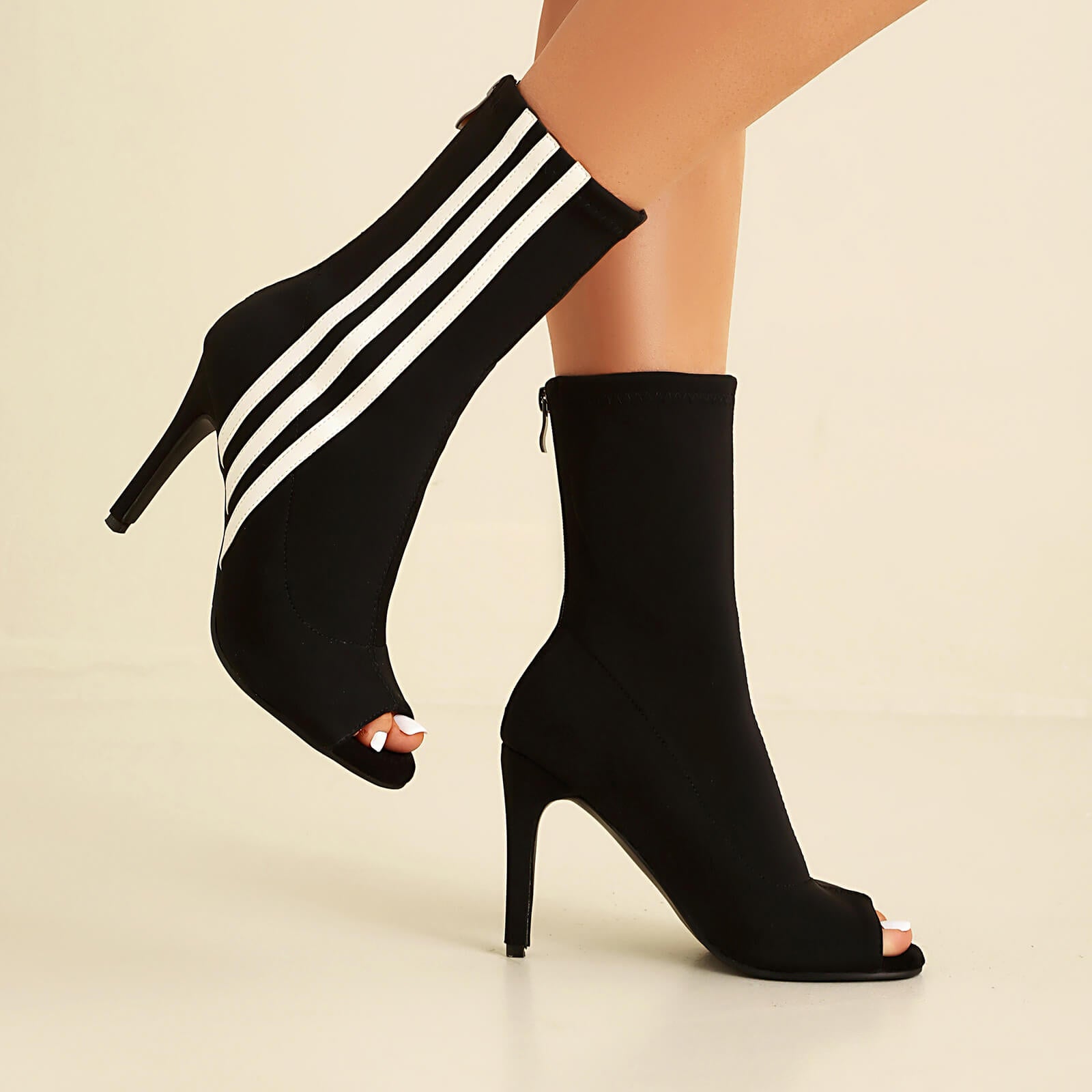 Stivaletti da ballo con strisce laterali nere