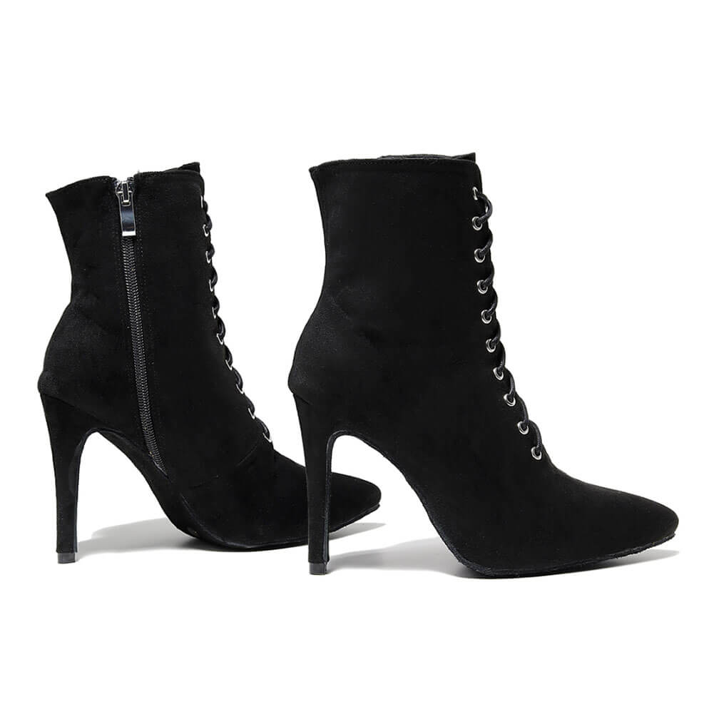 Stivali da ballo neri con lacci e punta chiusa