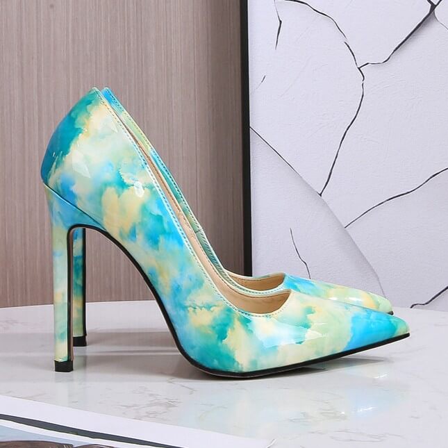 Scarpe vegetariane con punta arcobaleno verde