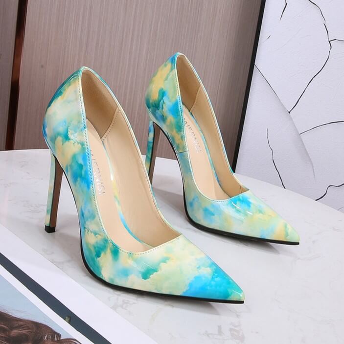 Scarpe vegetariane con punta arcobaleno verde