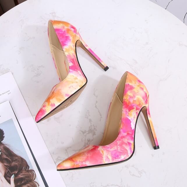 Scarpe vegetariane con punta arcobaleno rosa