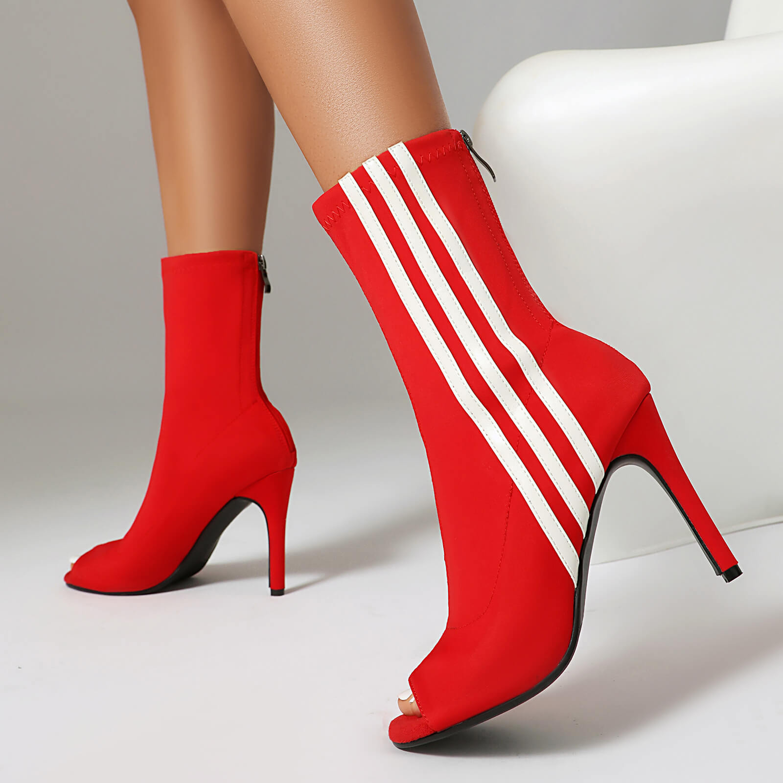 Stivaletti da ballo con strisce laterali rosse