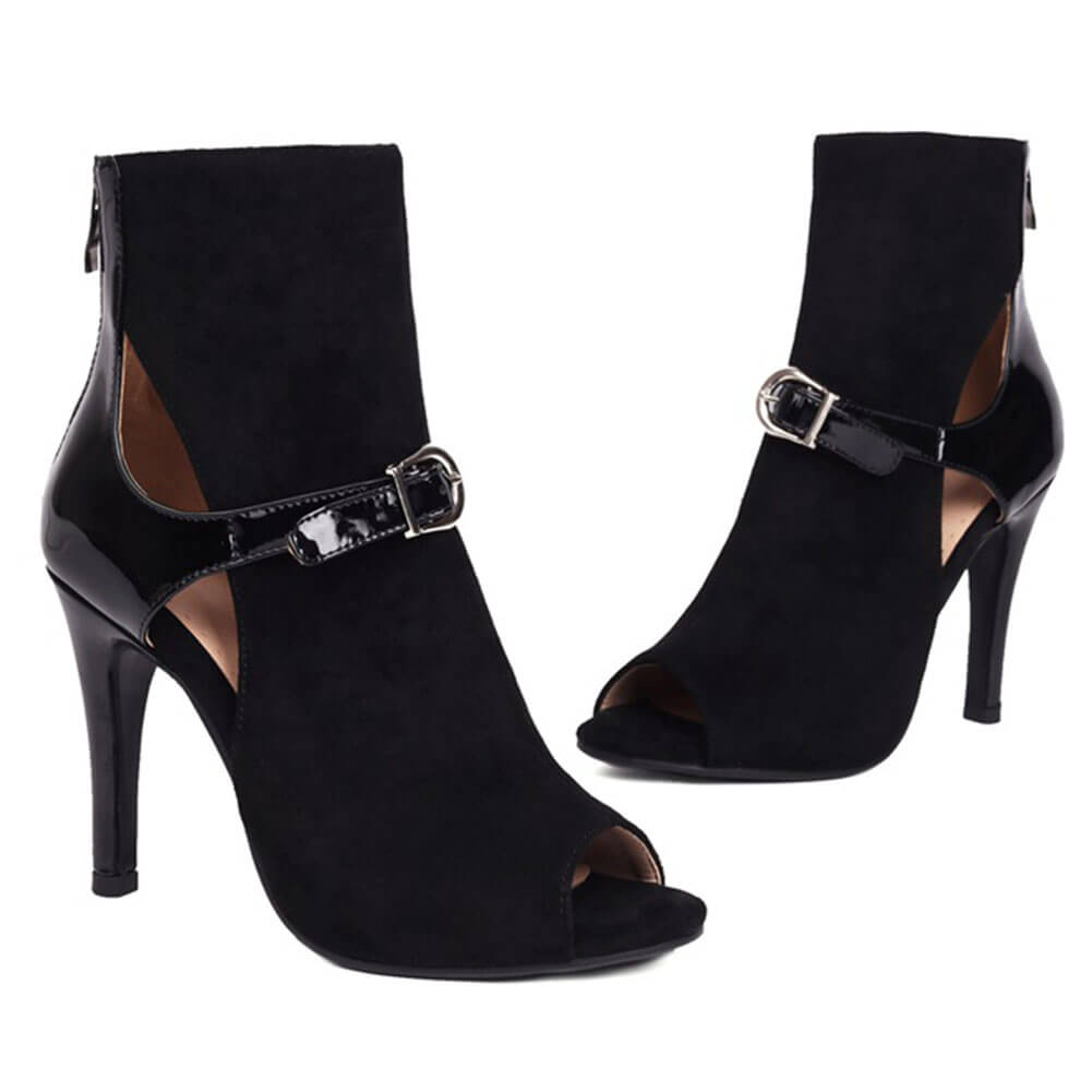 Stivali neri con tacco alto e fibbia semplice da donna