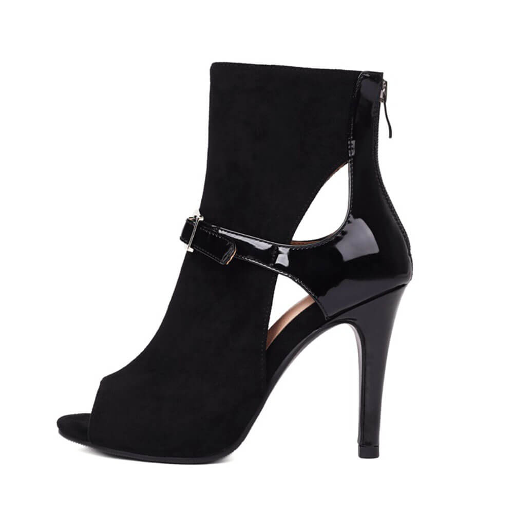 Stivali neri con tacco alto e fibbia semplice da donna