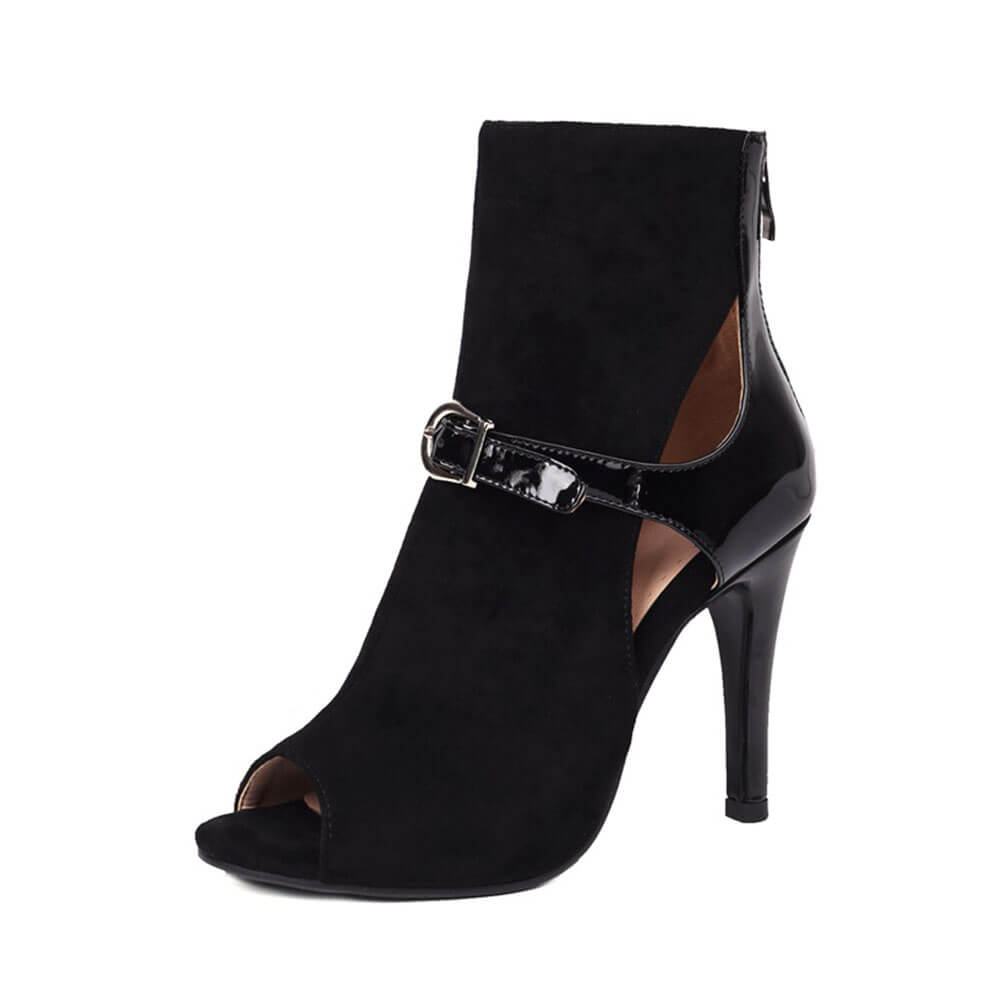 Stivali neri con tacco alto e fibbia semplice da donna