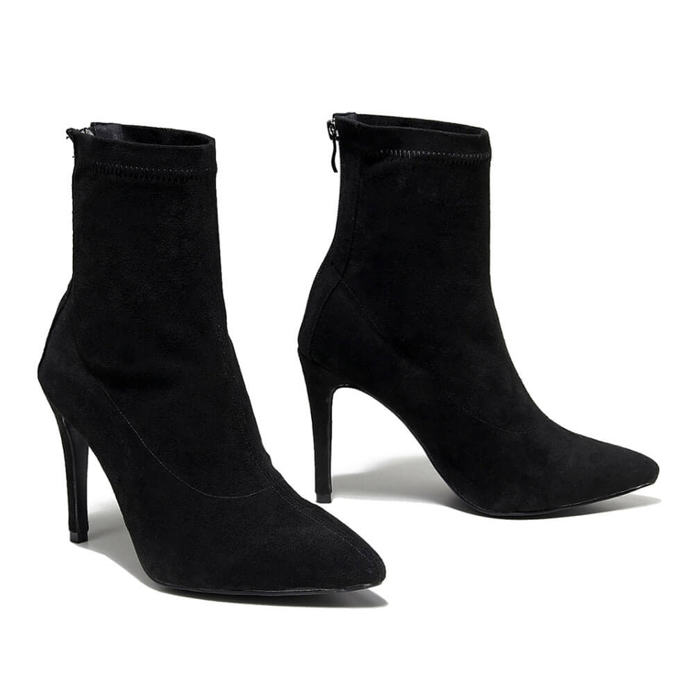 Stivali da ballo neri con punta chiusa e tacco alto da donna